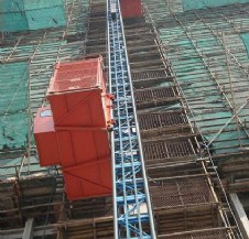 施工升降機